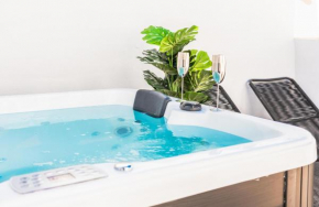 Rooftop apartment & private jacuzzi in the center by REMS